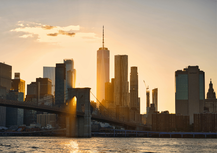 Trump vs. Nua Eabhrac